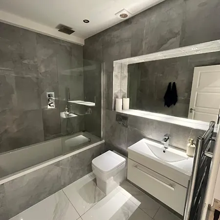 Stylish London Apartment - Stratford Near Abba Voyage, O2 Greenwich, London Stadium And Westfield Shopping Centre Exterior photo