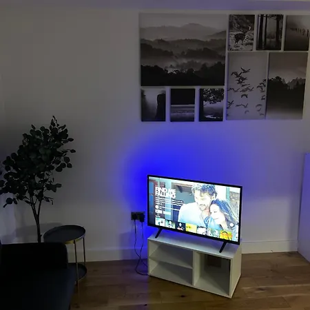 Stylish London Apartment - Stratford Near Abba Voyage, O2 Greenwich, London Stadium And Westfield Shopping Centre Exterior photo