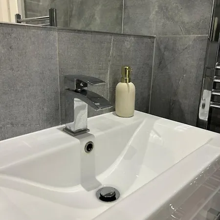 Stylish London Apartment - Stratford Near Abba Voyage, O2 Greenwich, London Stadium And Westfield Shopping Centre Exterior photo