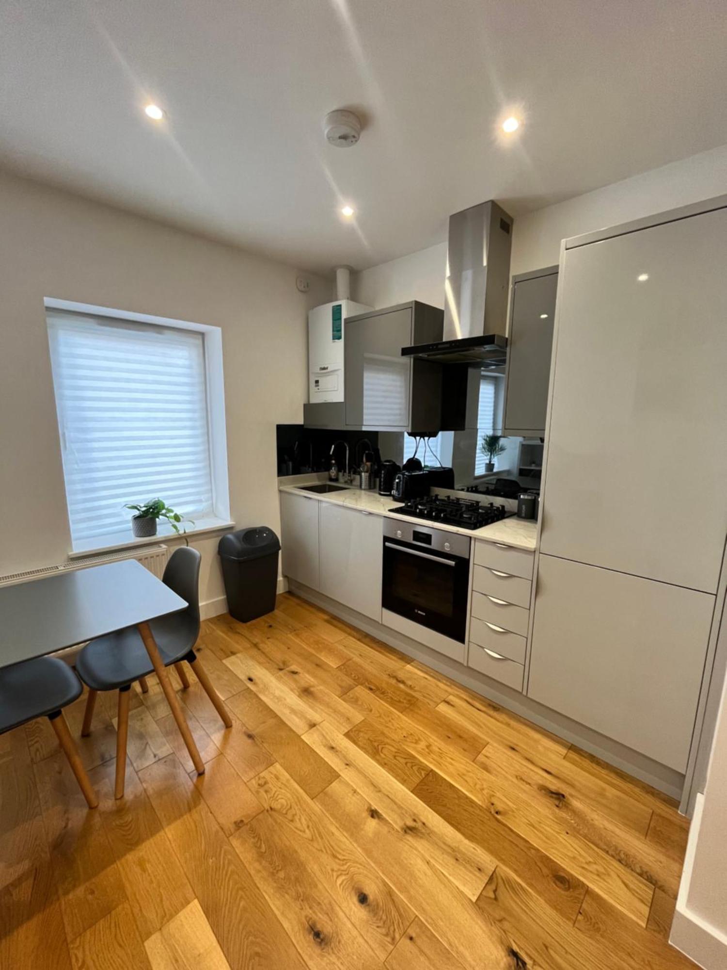 Stylish - Stratford Near Abba Voyage, O2 Greenwich, Stadium And Westfield Shopping Centre Apartment *